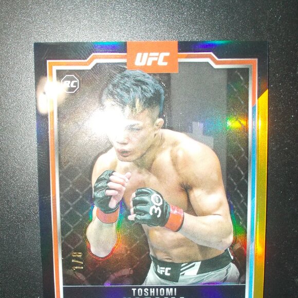 2025 Topps Chrome UFC Toshiomi Kazama Black/Gold Refractor RC 1/8 - Picture 4 of 9